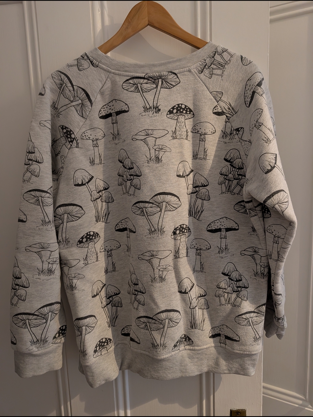 LA Soul Fray Mushroom Print Crewneck Sweatshirt - Picture 3 of 3